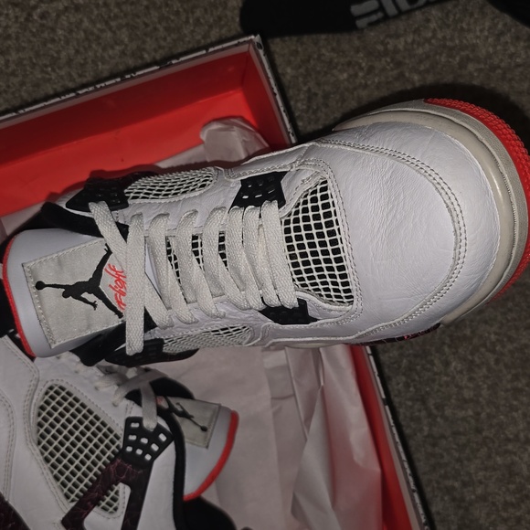 Air Jordan 4 Retro - Picture 2 of 9
